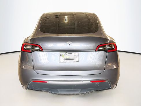 Used 2023 Tesla Model Y Long Range AWD/4WD image 7