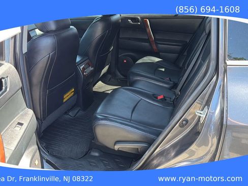 Used 2012 Toyota Highlander Limited w/ Tow Pkg AWD/4WD image 24