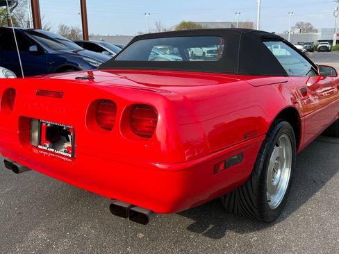 Used 1996 Chevrolet Corvette Convertible RWD image 14