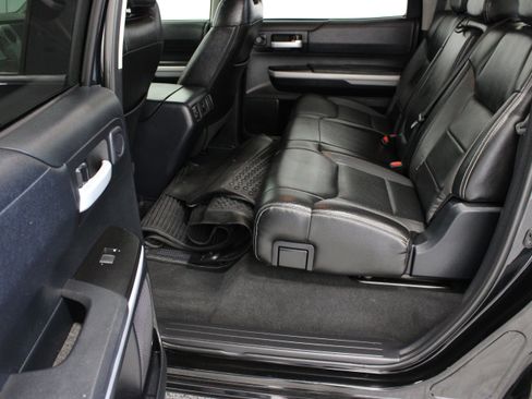 Used 2019 Toyota Tundra SR5 w/ SR5 Upgrade Package AWD/4WD image 29