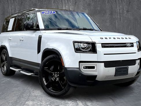 Certified 2023 Land Rover Defender 130 SE image 3