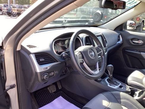 Used 2014 Jeep Cherokee Limited w/ Luxury Group image 29