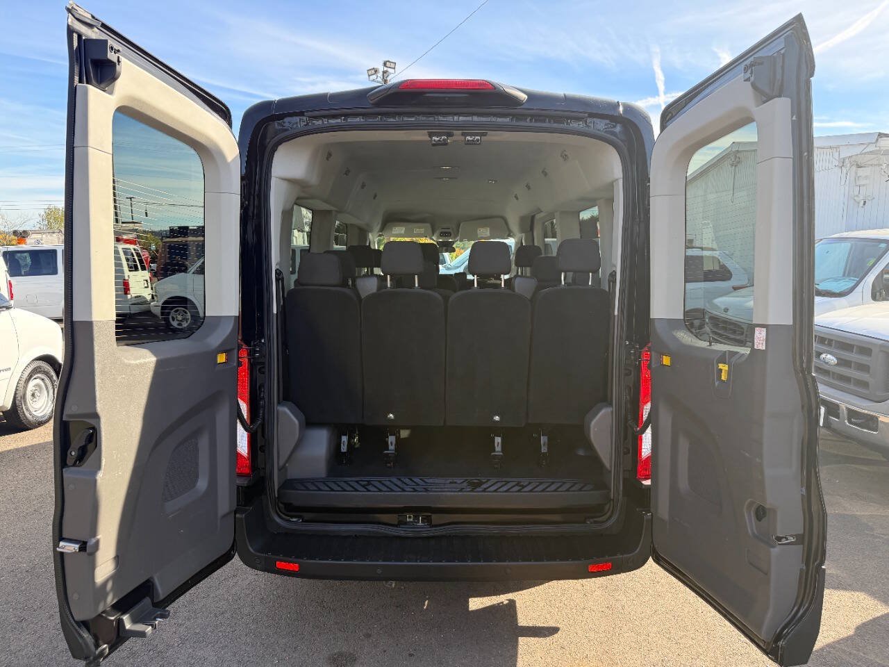 Used 2024 Ford Transit 350 XLT RWD image 8