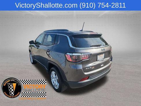 Certified 2022 Jeep Compass Latitude w/ Sun and Sound Group AWD/4WD image 24