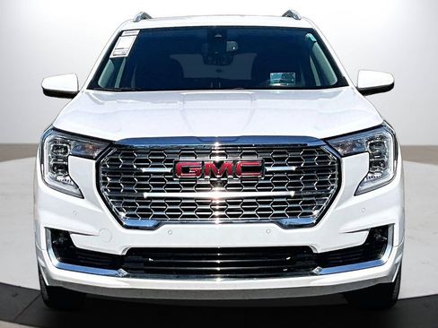 Used 2022 GMC Terrain Denali w/ Denali Premium Package AWD/4WD image 3