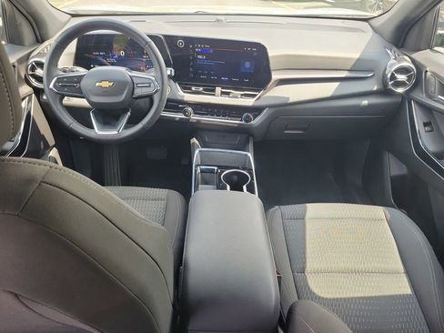 Used 2025 Chevrolet Equinox LT FWD image 11