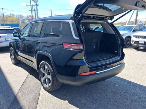 Certified 2023 Jeep Grand Cherokee L Limited w/ Luxury Tech Group II AWD/4WD image 11