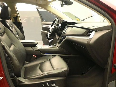 Used 2018 Cadillac XT5 Luxury w/ Driver Awareness Package image 16