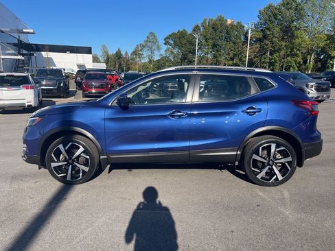 Used 2020 Nissan Rogue Sport SL w/ Premium Package FWD image 2