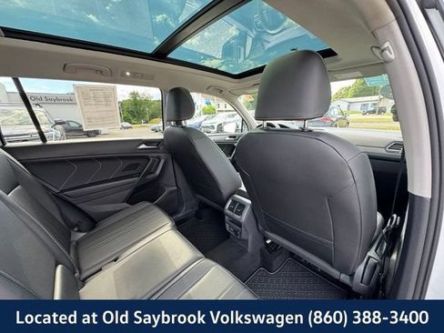 Certified 2023 Volkswagen Tiguan SE w/ Panoramic Sunroof Package AWD/4WD image 23