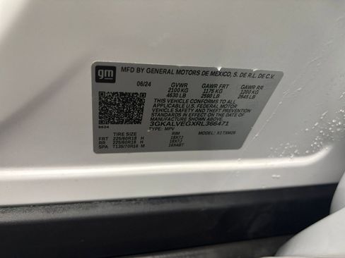 Used 2024 GMC Terrain SLT AWD/4WD image 24