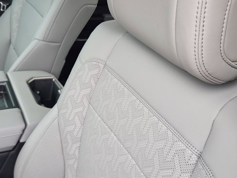 Used 2024 Toyota Tundra Limited image 12