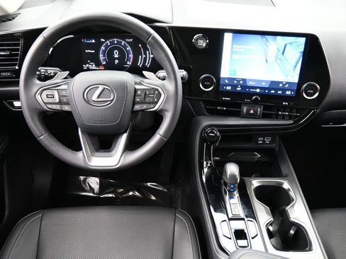 Used 2024 Lexus NX 250 FWD w/ Towing Package (2000 Lbs) image 6