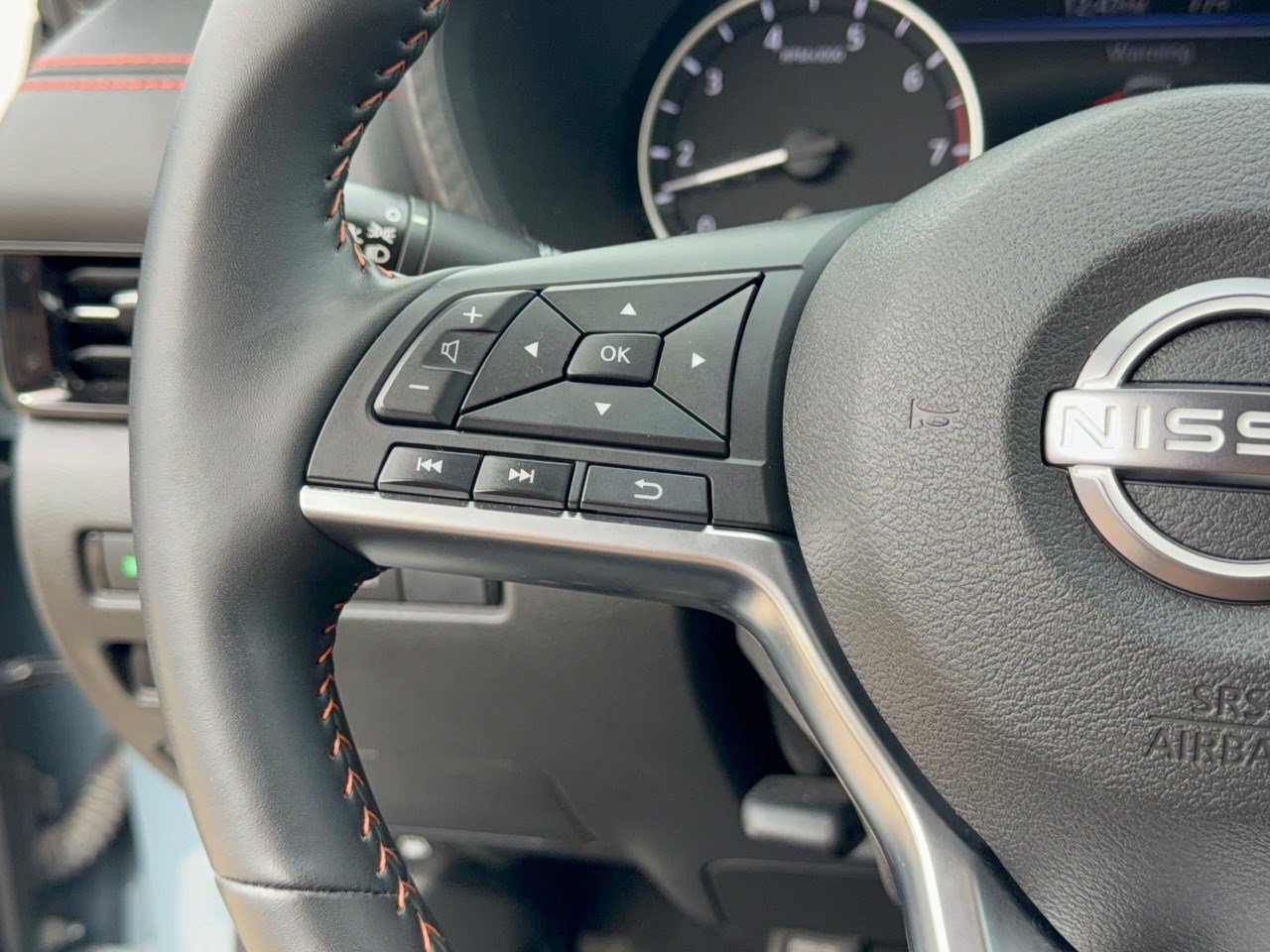 Used 2025 Nissan Sentra SR FWD image 18