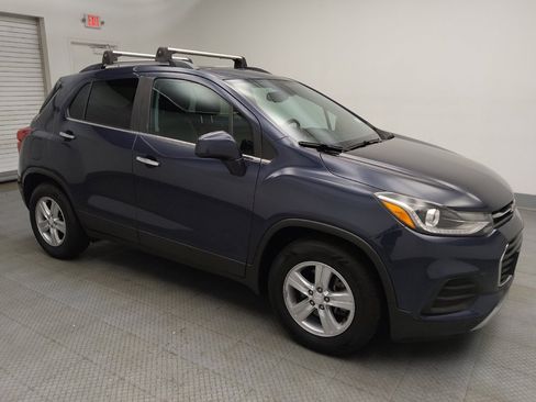 Used 2018 Chevrolet Trax LT w/ Sun & Sound Package FWD image 11