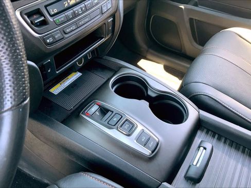 Used 2023 Honda Passport TrailSport image 16