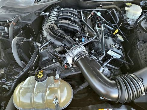 Used 2016 Ford Mustang Coupe RWD image 27
