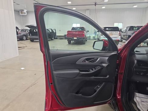 Used 2023 Chevrolet Traverse LT w/ Rear Camera Mirror Package AWD/4WD image 23