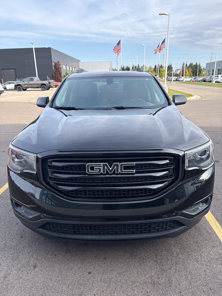 Used 2019 GMC Acadia SLT w/ Black Edition FWD image 2