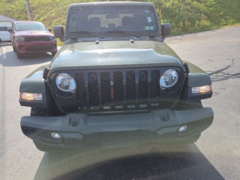 Used 2022 Jeep Gladiator Sport AWD/4WD image 6