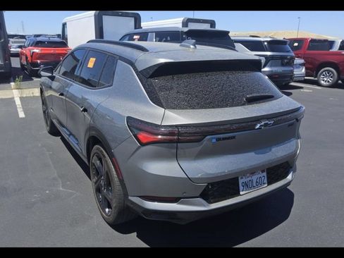 Used 2024 Chevrolet Equinox EV RS FWD image 4