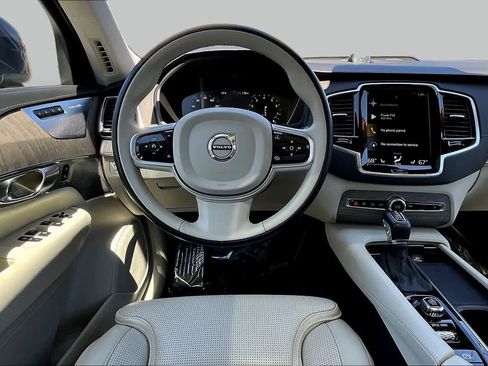 Used 2021 Volvo XC90 T6 Inscription w/ Lounge Package AWD/4WD image 9