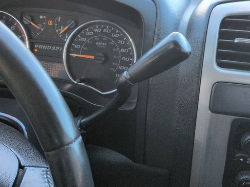 Used 2011 Chevrolet Colorado LT image 24