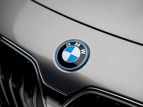 Used 2023 BMW i7 xDrive60 w/ Executive Package 2 image 14