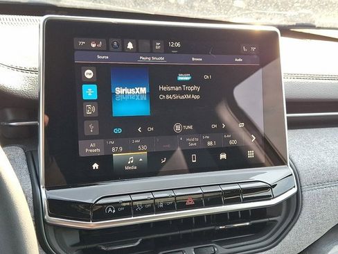 Certified 2023 Jeep Compass Latitude w/ Convenience Group image 19