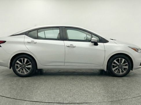Used 2025 Nissan Versa SV FWD image 11