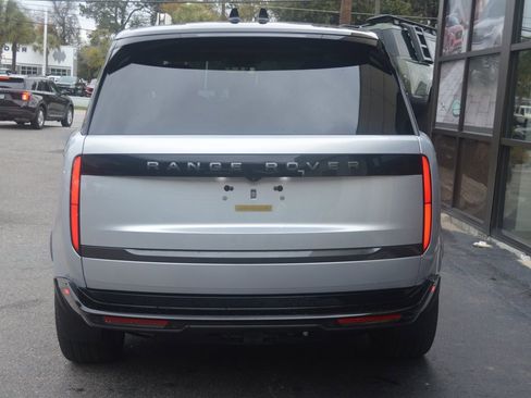 Used 2025 Land Rover Range Rover SE image 7