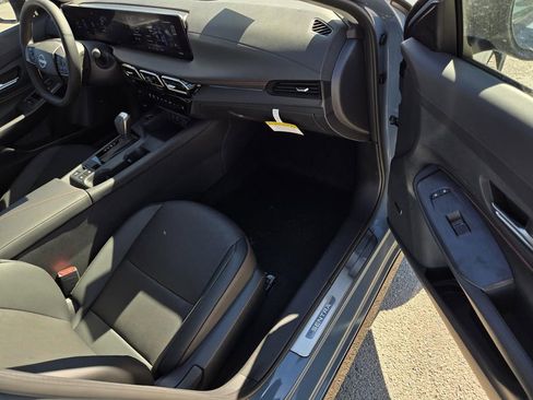 New 2026 Nissan Sentra SR w/ SR Premium Package FWD image 7