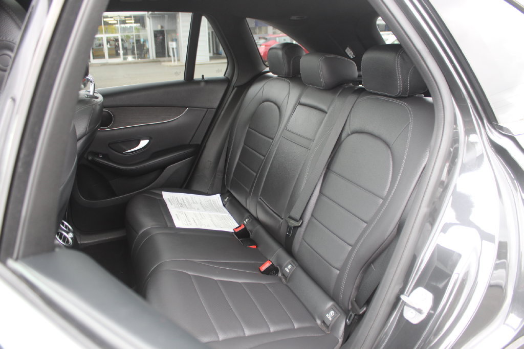 Used 2020 Mercedes-Benz GLC 300 image 17