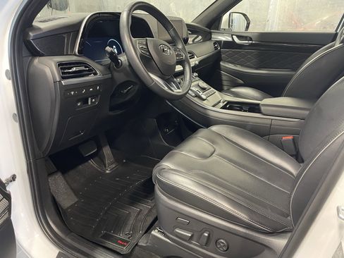 Used 2022 Hyundai Palisade Calligraphy image 3