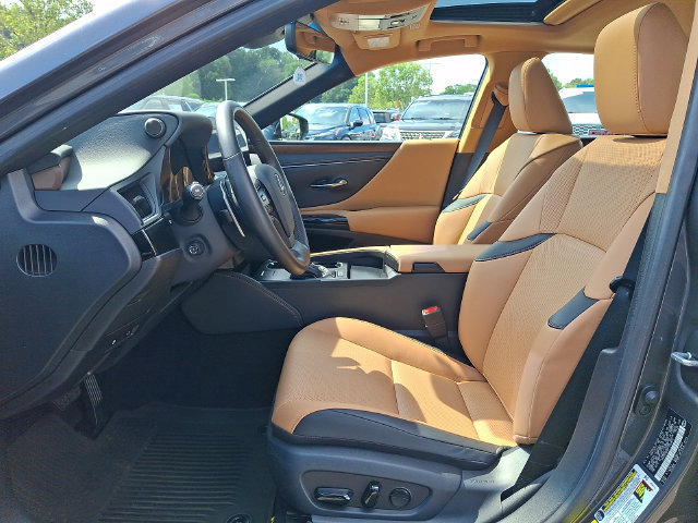 Used 2023 Lexus ES 350 w/ Premium Package FWD image 2
