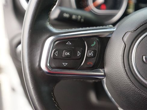 Used 2018 Jeep Wrangler Unlimited Sahara AWD/4WD image 22