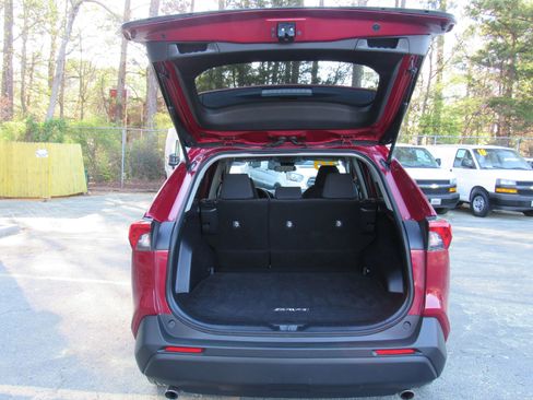 Used 2020 Toyota RAV4 LE w/ Carpet Mat Package image 10
