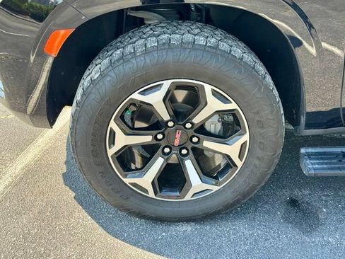 Used 2021 GMC Yukon XL AT4 w/ AT4 Premium Plus Package AWD/4WD image 31