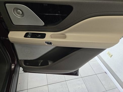 Used 2020 Lincoln Aviator Reserve w/ Equipment Group 202A image 12