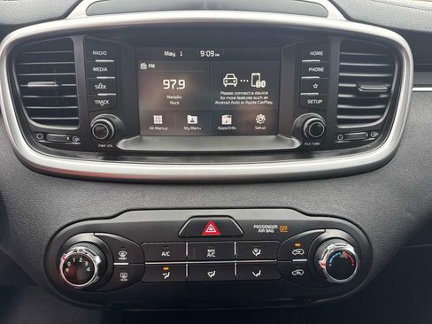 Used 2019 Kia Sorento AWD image 25