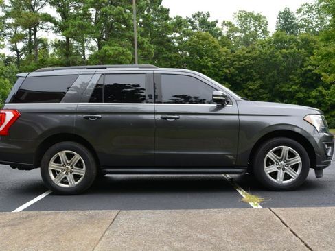 Used 2019 Ford Expedition XLT w/ Equipment Group 201A AWD/4WD image 4