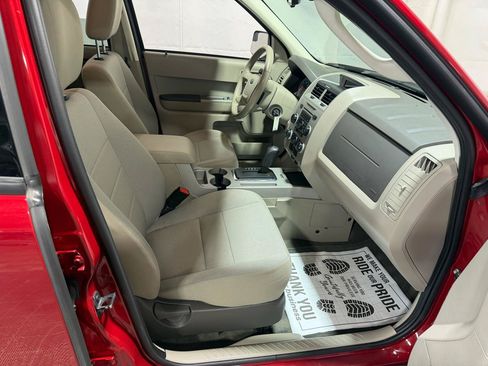 Used 2010 Ford Escape XLT AWD/4WD image 12