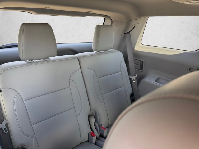 Used 2020 GMC Acadia SLT w/ Driver Alert Package II FWD image 19