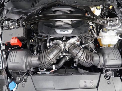 Used 2025 Ford Mustang GT Premium w/ GT Performance Package RWD image 4