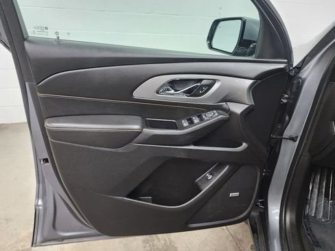 Used 2019 Chevrolet Traverse LT w/ LT Premium Package AWD/4WD image 9