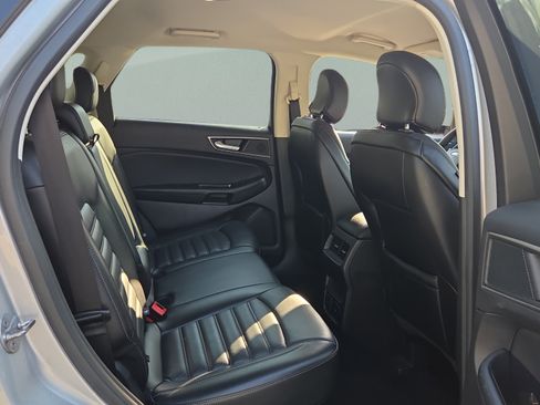 Used 2017 Ford Edge SEL w/ Equipment Group 201A AWD/4WD image 14