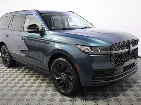 New 2027 Lincoln Navigator Reserve w/ Jet Appearance Package AWD/4WD image 8
