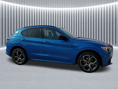 Used 2022 Alfa Romeo Stelvio Veloce image 4