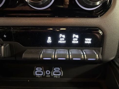 Used 2026 RAM 1500 Big Horn w/ Night Edition AWD/4WD image 25