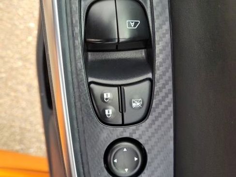 Used 2024 Nissan Sentra SR FWD image 11